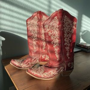 Red corral boots snip toe size 9